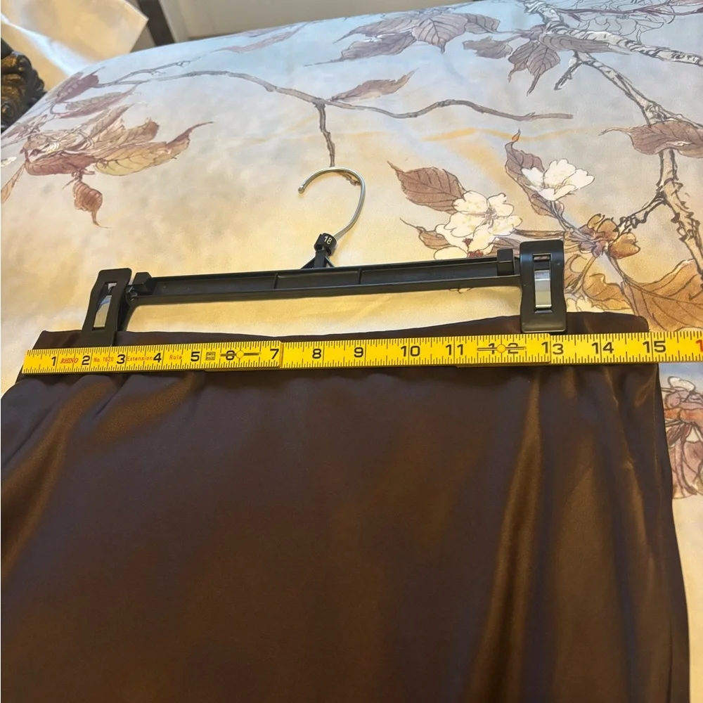 Banana Republic 100% Silk chocolate brown maxi skirt. Medium. - Picture 7 of 9